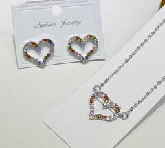komplekt-ukrashenij-serdechki-kole-s-podveskoj-sergi-v-stile-tiffany