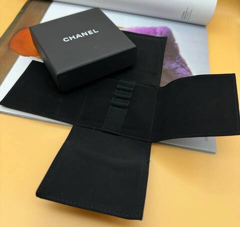 Подарочная коробка/футляр CHANEL для кольца, броши