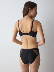 Бюстгальтер минимайзер Triumph Wild Azalea Florale W01 | Черный