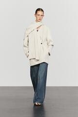 Massimo Dutti Пальто из шерстяной смеси с декоративным шарфом, бежевый