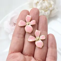 Серьги пусеты Цветы с эмалью, розовый, 30*27 мм, сталь, позолота, СГ027