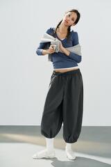 ZARA БРЮКИ-ШАРОВАРЫ ИЗ ВЫСОКОТЕХНОЛОГИЧНОЙ ТКАНИ, ТЕМНО-СЕРЫЙ