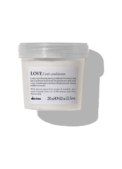Davines LOVE Curl Conditioner — кондиционер для усиления завитка вьющихся волос