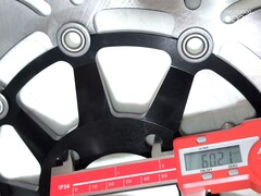 Диск тормозной передний лепестковый на Suzuki GSX R 750 1989-1995 / GSX R 1100 1989-2000