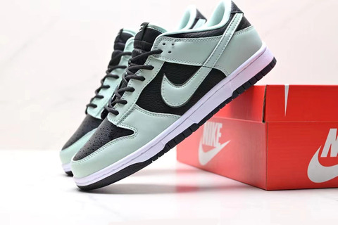 Nike Dunk Low Premium 'Dark Smoke Grey/Barely Green' 