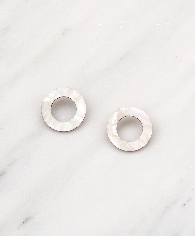 Серьги Disc II Studs Mother of Pearl