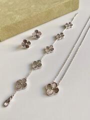 kole-trendy-iz-serebra-s-podveskoj-klever-1-motiv-s-almaznymi-granyami-giloshe