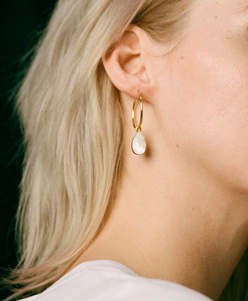 Серьги Raindrop Hoops Mother of Pearl