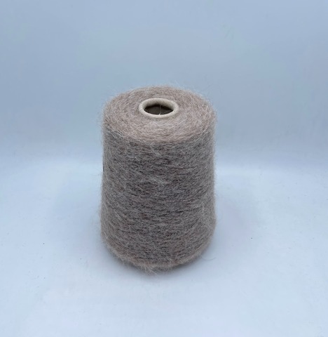 Filitali lab(пр.Италия),art.Baby Suri brushed ,950м/100гр, 63% Альпака Baby Suri  7% Меринос  30% Полиамид, цвет-Бежевый меланж на черной основе. арт-29738