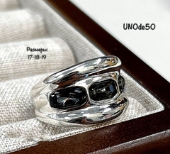 Кольцо UNOde50 широкое со вставками из кристаллов