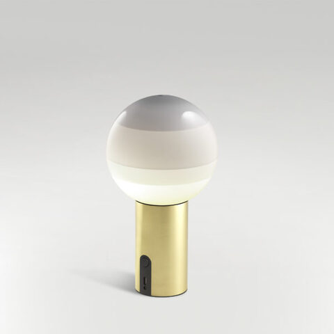 Фото: Настольный светильник Dipping Light Portable белый-матовая латунь - основной вид