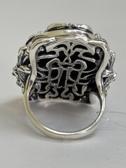 Камея в шляпке Ж (кольцо из серебра)