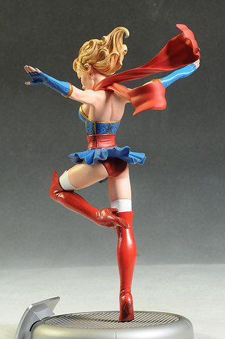 DC Comics Bombshells - Supergirl Statue