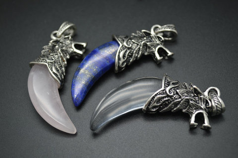 Stone Wolf Teeth Pendant Mixed Color