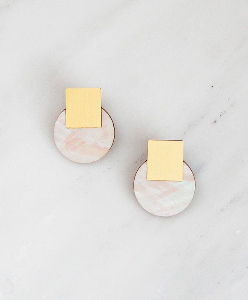 Серьги Sol Studs Mother of Pearl