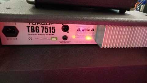 Torque TBG7515 бас-гитарный комбоусилитель
