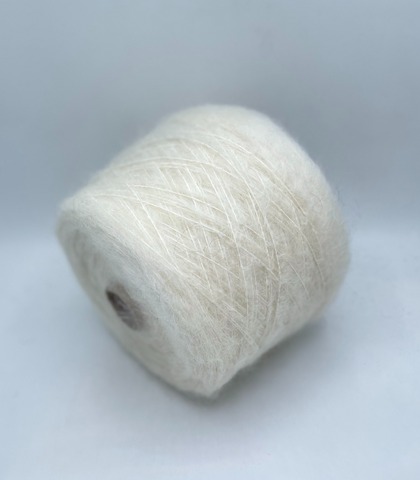 Illaria Caleziano (пр.Италия),art-Isabella 200м/100гр, 80% кидмохер, 20% полиамид, цвет-Молочный(771) арт.34706