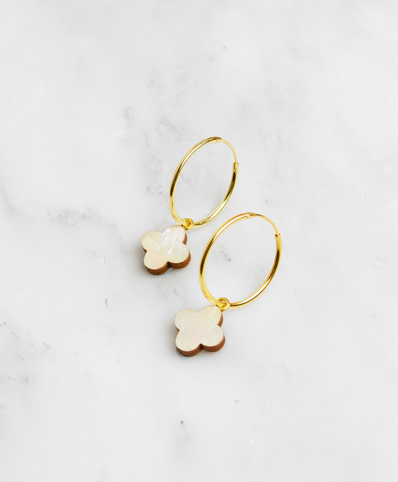 Серьги Elsa Hoops in Mother of Pearl