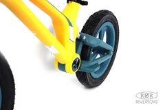 Беговел Rivertoys M002BX
