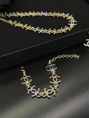 Колье-чокер CHANEL из логотипов коллекция spring summer 26/27