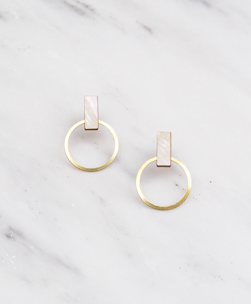 Серьги Elara Studs Mother of Pearl