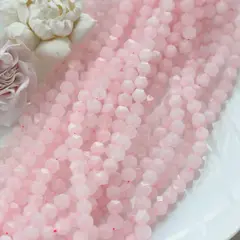 Розовый кварц, граненые бусины, 8 мм, нить, К003
