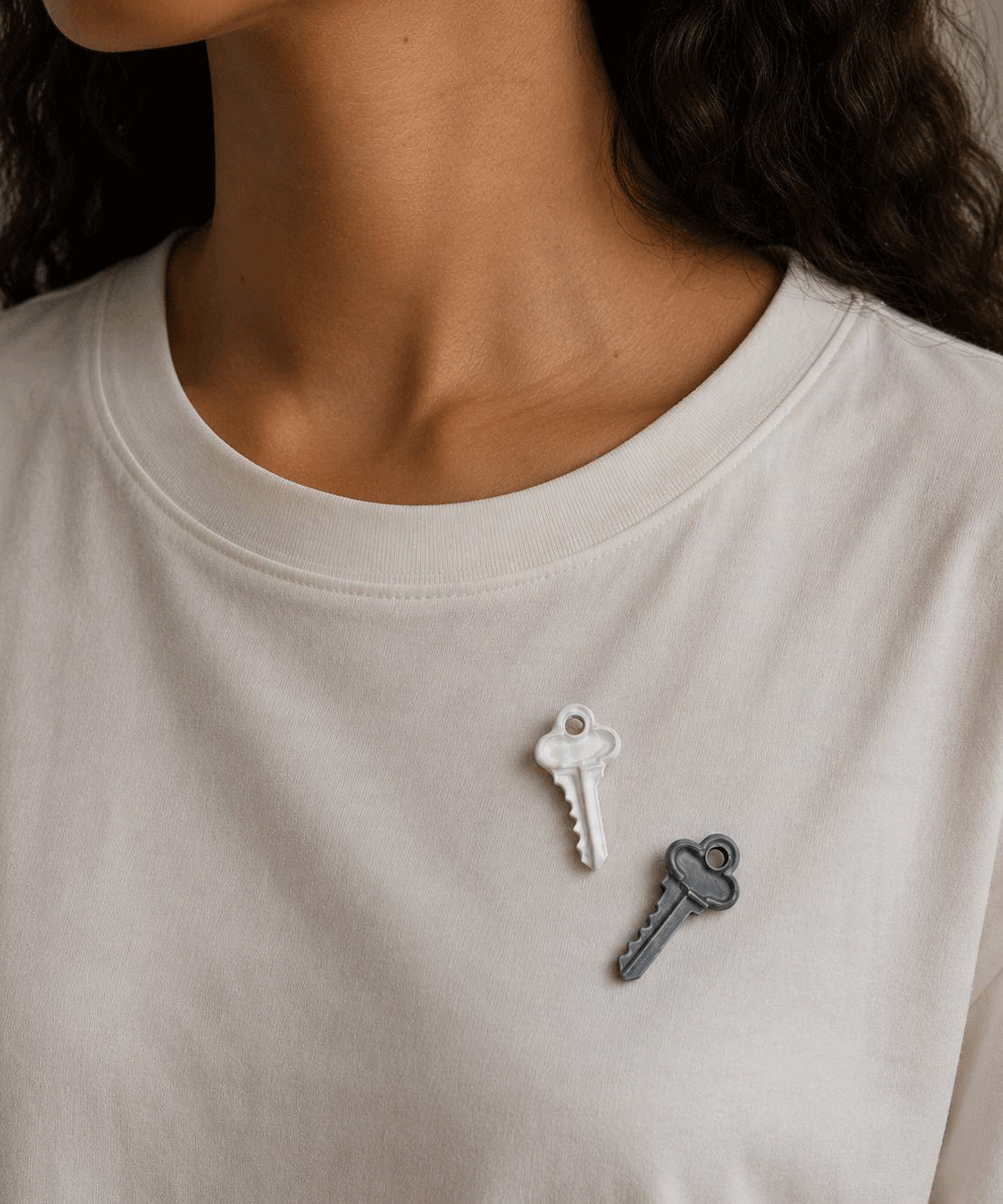 Брошь KEY GREY