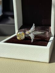 Кольцо из серебра ПТИЧКА В КОРОНЕ с желтым цирконом