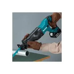 Аккумуляторная сабельная пила Makita DJR186RTE