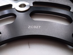 Диск тормозной передний на Yamaha MT01 2005-2006 г.в., черный лепестковый