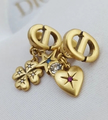 Серьги-пусеты Lucky CHARM style DIOR ассиметричные с подвесками