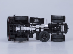 MAZ-5432 road tractor later with spoiler red Start Scale Models (SSM) 1:43