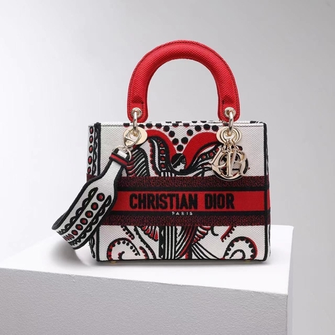 Сумка Dior Lady D-lite, модель среднего формата красный