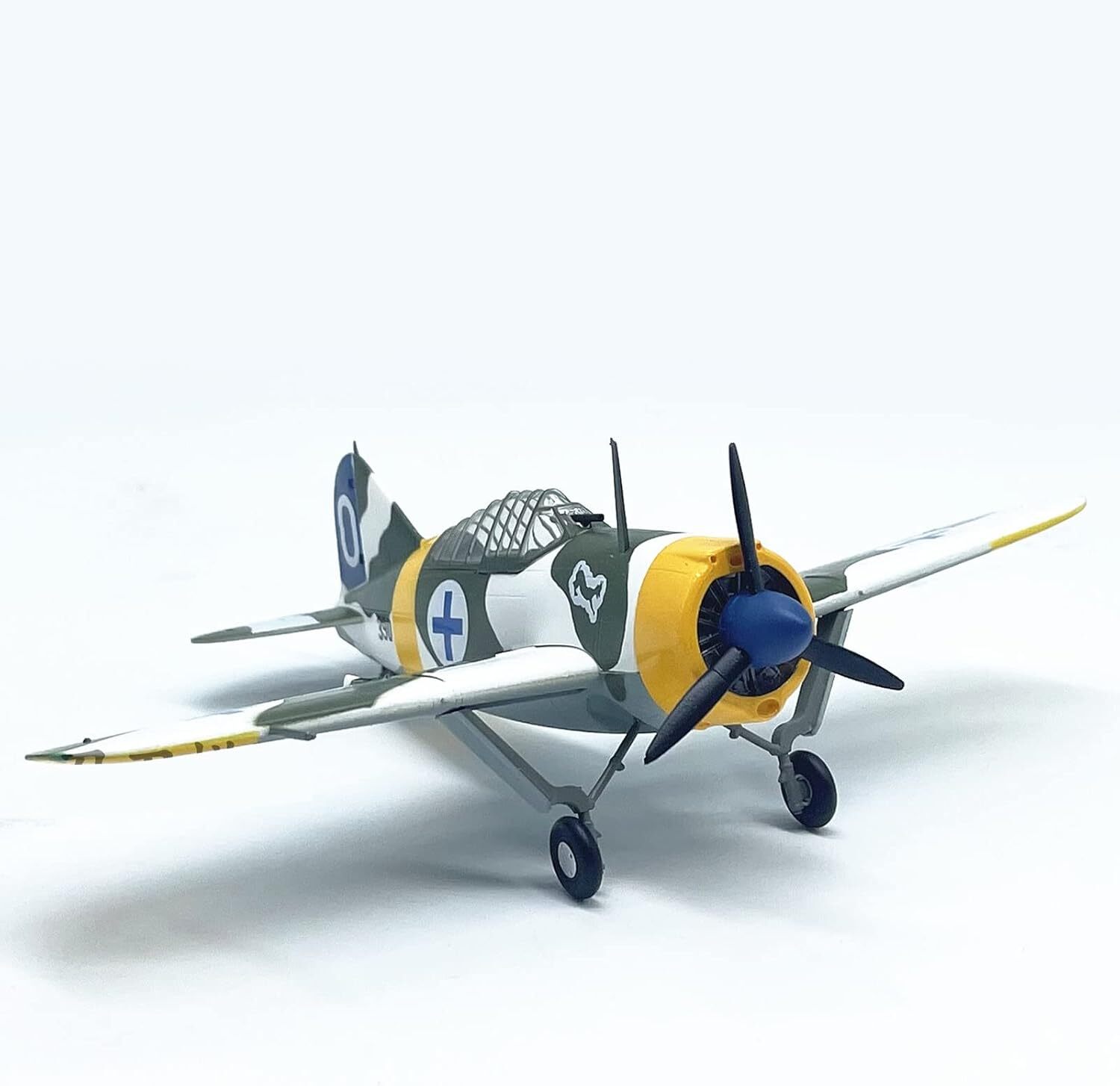 Модель Истребитель F2A/M339 масштаб 1:72