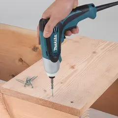 Сетевой ударный винтовёрт Makita TD0100