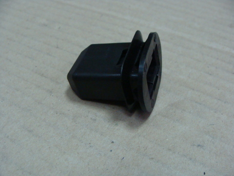 клипса заднего сидения Geely GC6  1018004657