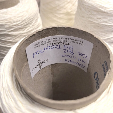 Конопля 100% TOSCANO / CANAPA 400 белый молочный