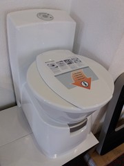 Туалет кассетный с емкостью DOMETIC CTW 4110