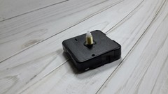 Часовой механизм с подвесом и стрелками с плавным ходом, 1 шт.