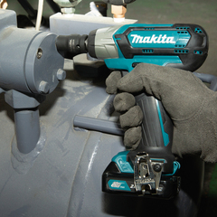 Аккумуляторный ударный гайковёрт Makita TW140DZ