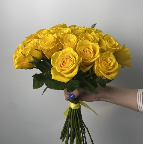 Букет из 25 желтых роз