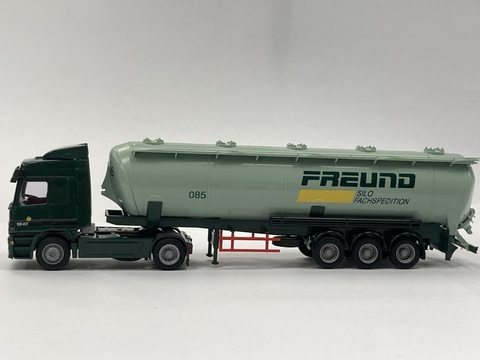 Грузовик MB Actros 1843 с п/п для перевозки силоса 
