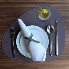 Подстановочная салфетка фигурная 37x44 см, толщина 1,6 мм Nupo purple LindDNA-983407