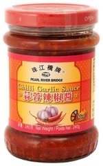 Паста перечная с чесноком  (Chili garlic) Pearl River Bridge, 240 г