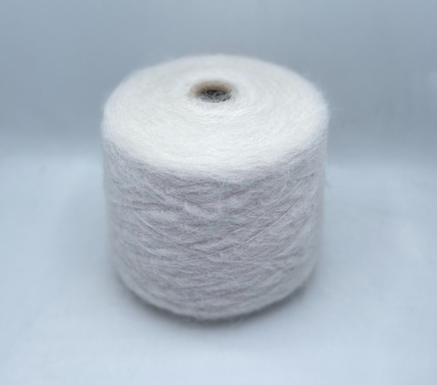 Lanificio del Olivo (пр.Италия),art-Lilas 200м/100гр,43% Кид-мохер, 43% Сверхтонкая альпака, 14% Полиамид, цвет-Молочный,арт.32547