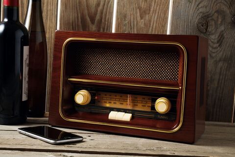 AM/FM радиоприёмник с беспроводным соединением RECEIVER