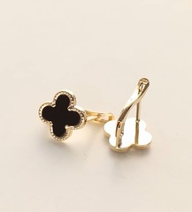 С11-6- Серьги Trendy Gold -клевер из золота с  ониксом на английском замке