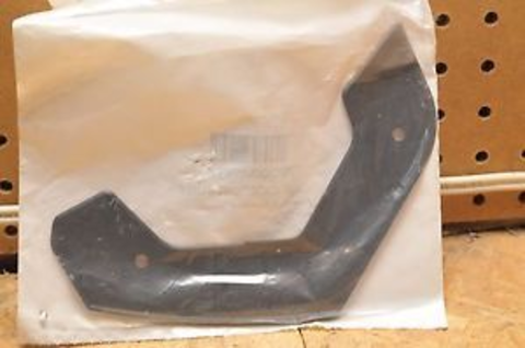 Ответная часть клыка бампера оригинальная BRP 705004987