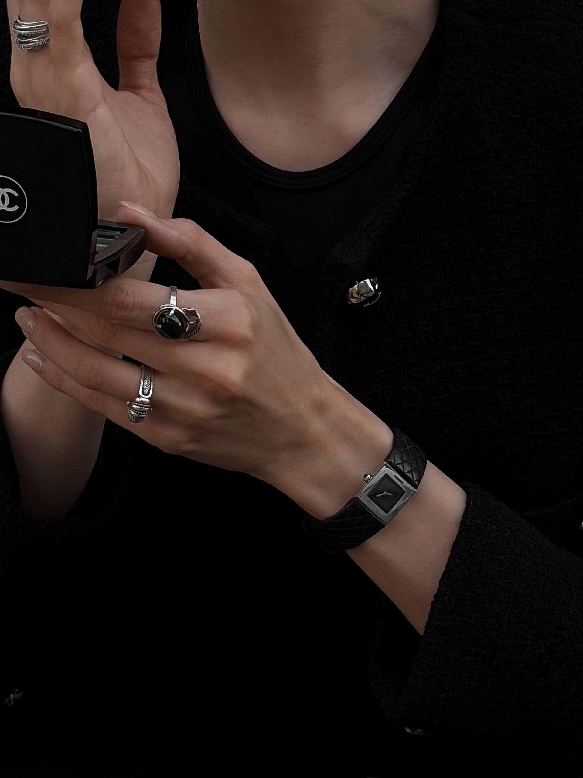 Строгие винтажные часики Chanel — фото 8