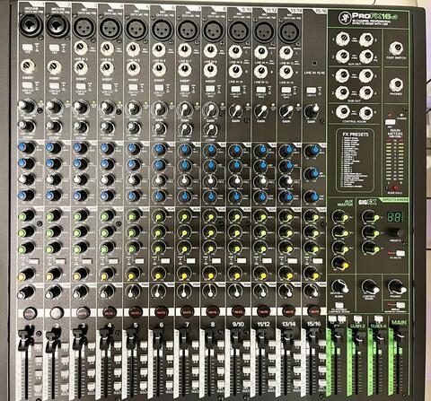 MACKIE ProFX16v3 16-канальный микшер с процессором эффектов и USB